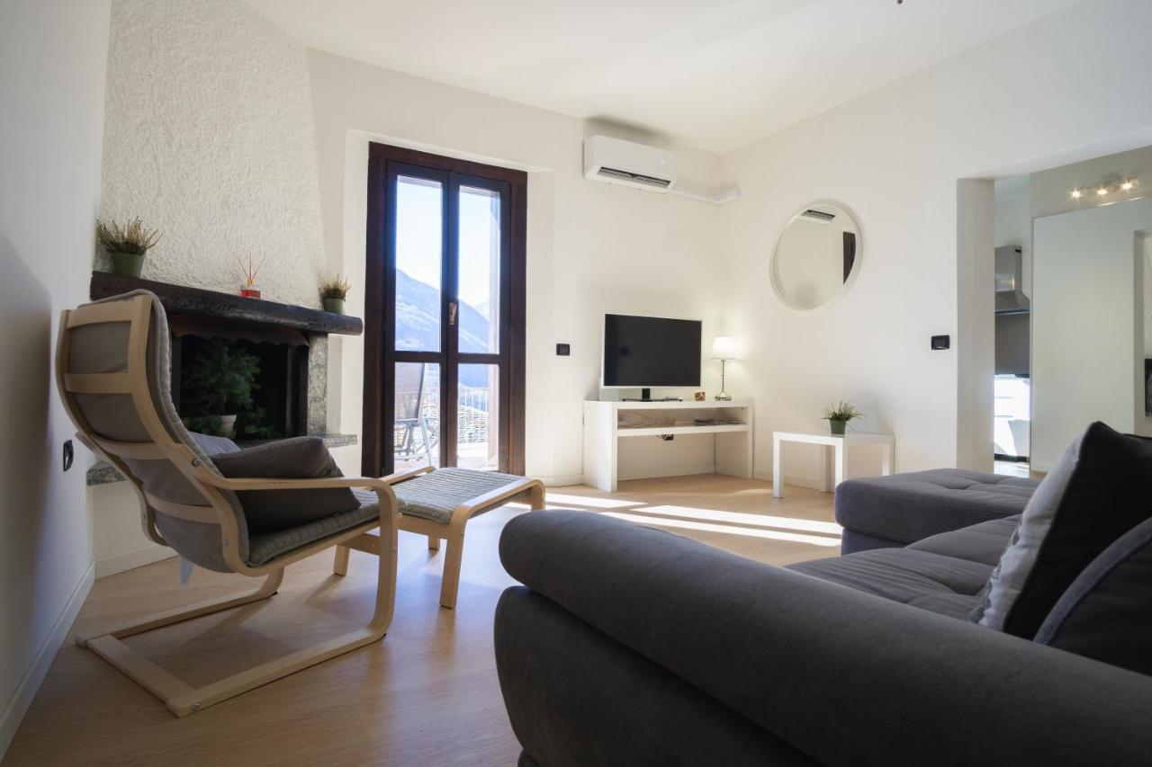 Panoramic Apartment Italian Alps Valtellina Near Sondrio, Tirano Poggiridenti エクステリア 写真